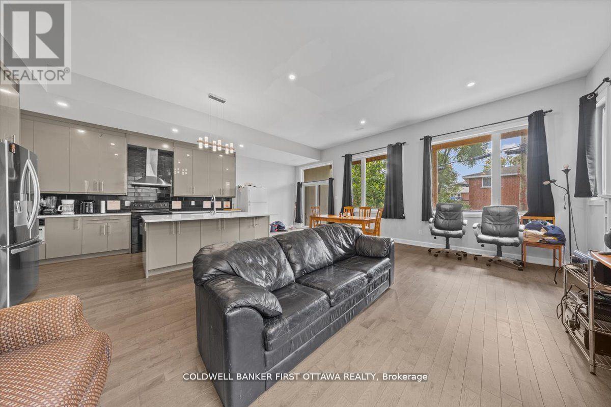 562 Queen Mary Street