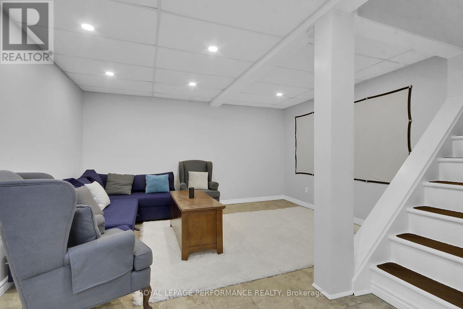 110 - 1770 Cabaret Lane