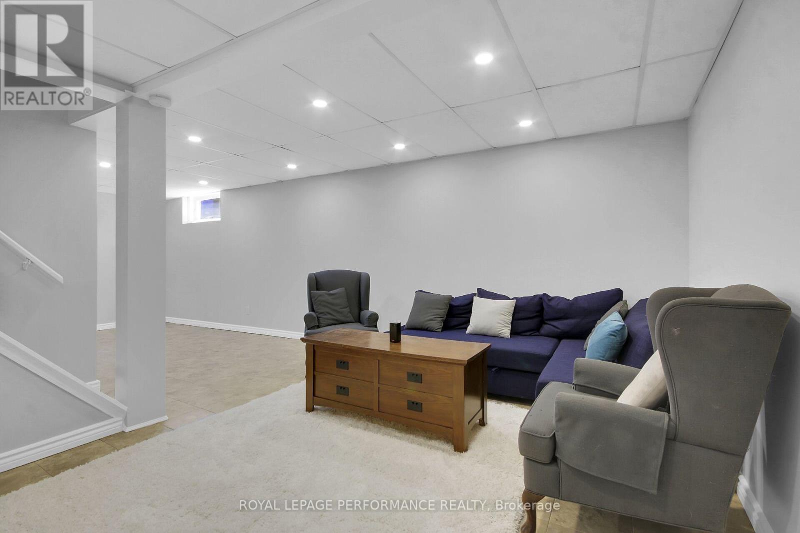 110 - 1770 Cabaret Lane