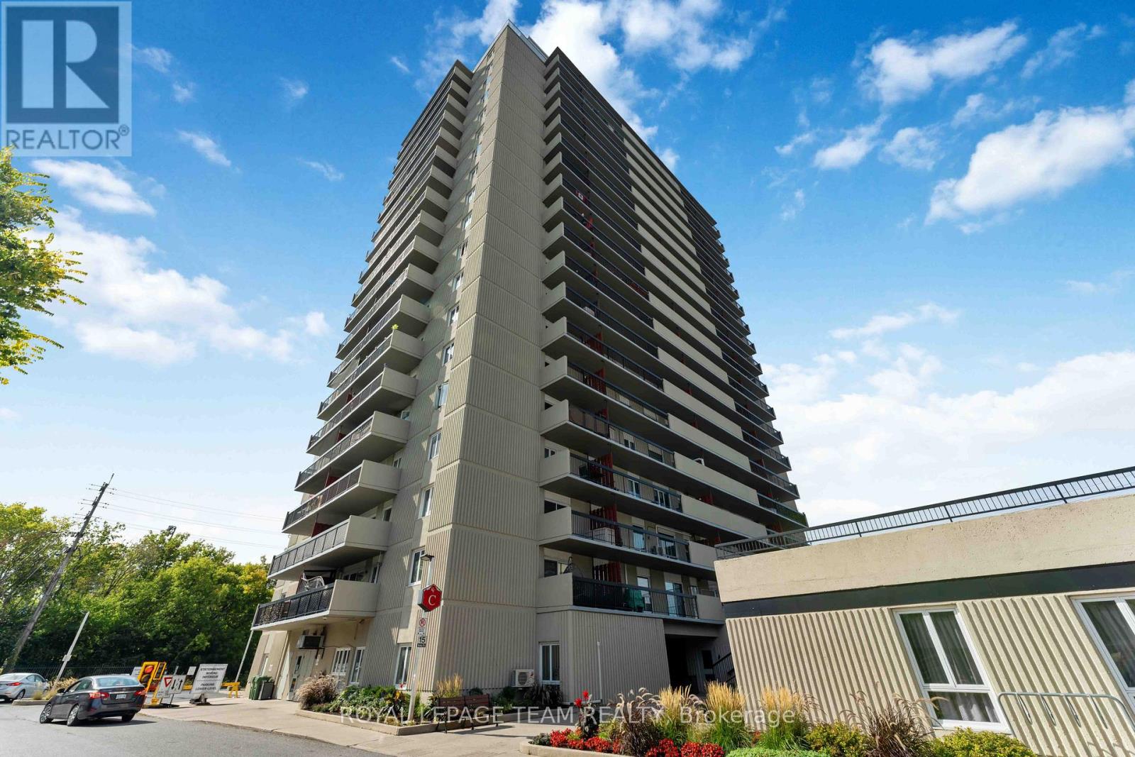 606 - 158c Mcarthur Avenue