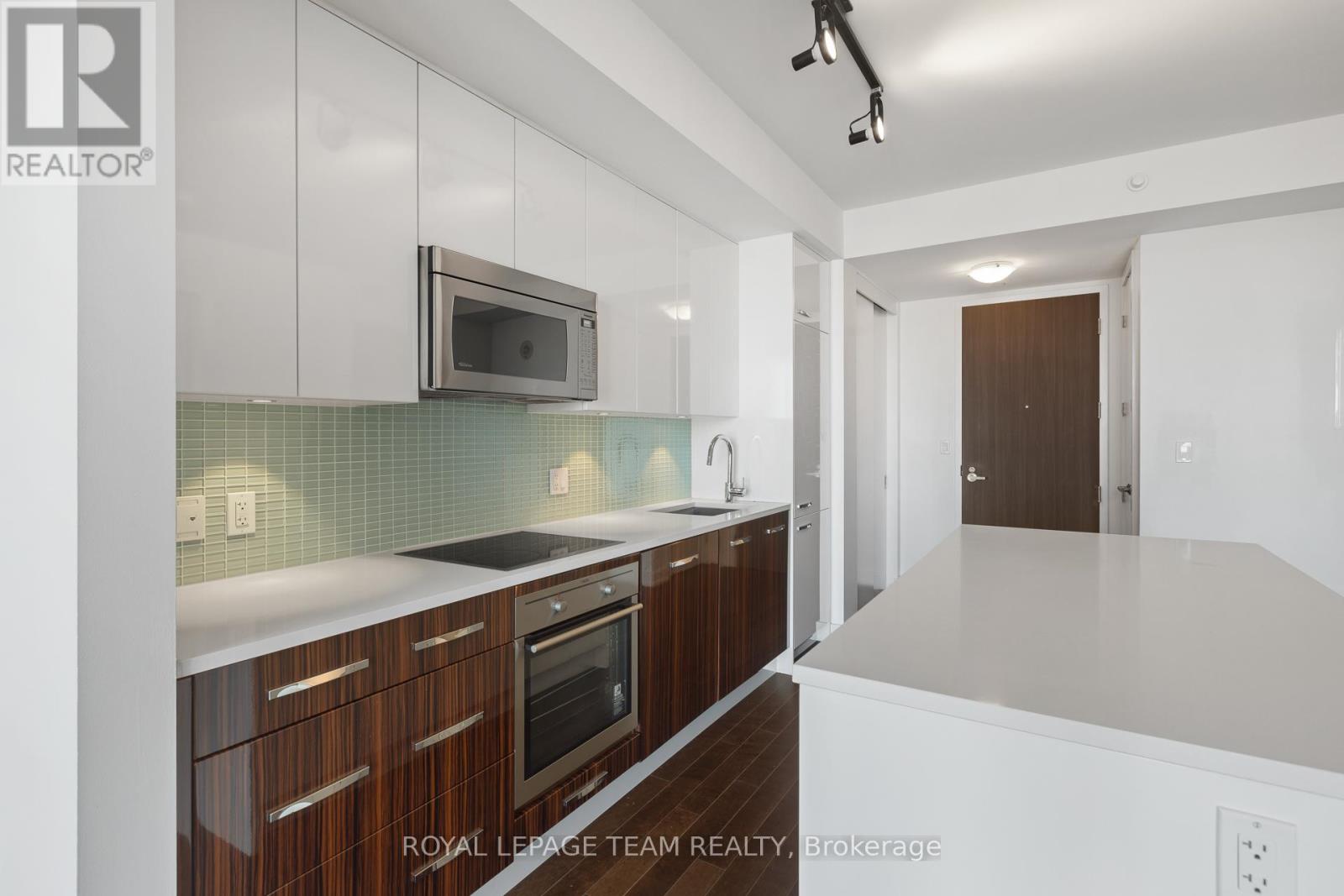 1506 - 111 Champagne Avenue S