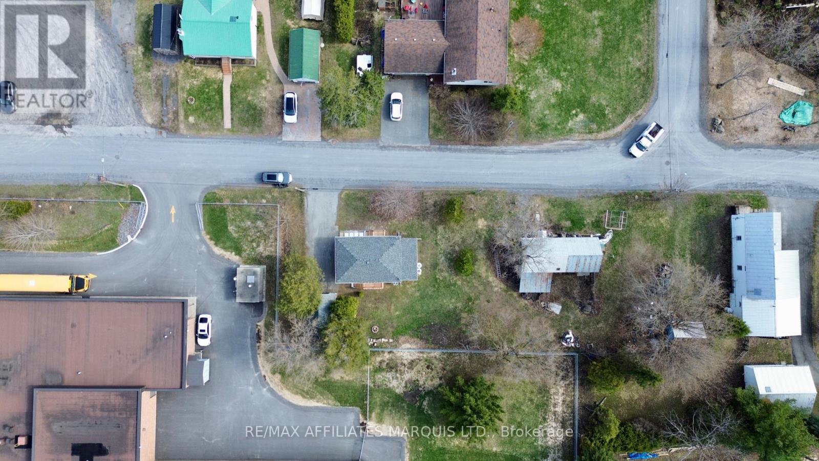 19 Alexander Street W