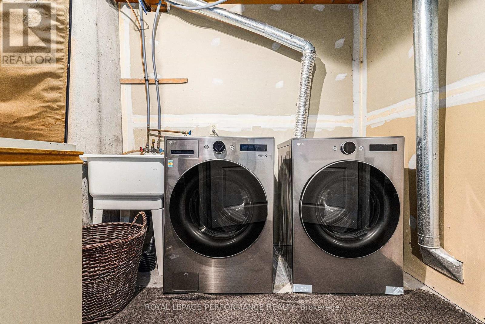 2015 Summerfields Crescent