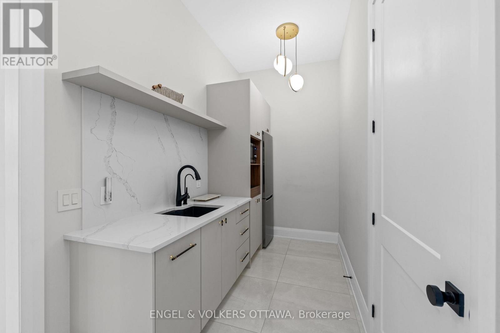 1600 Nightshade Place