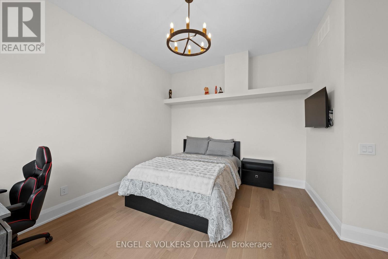 1600 Nightshade Place