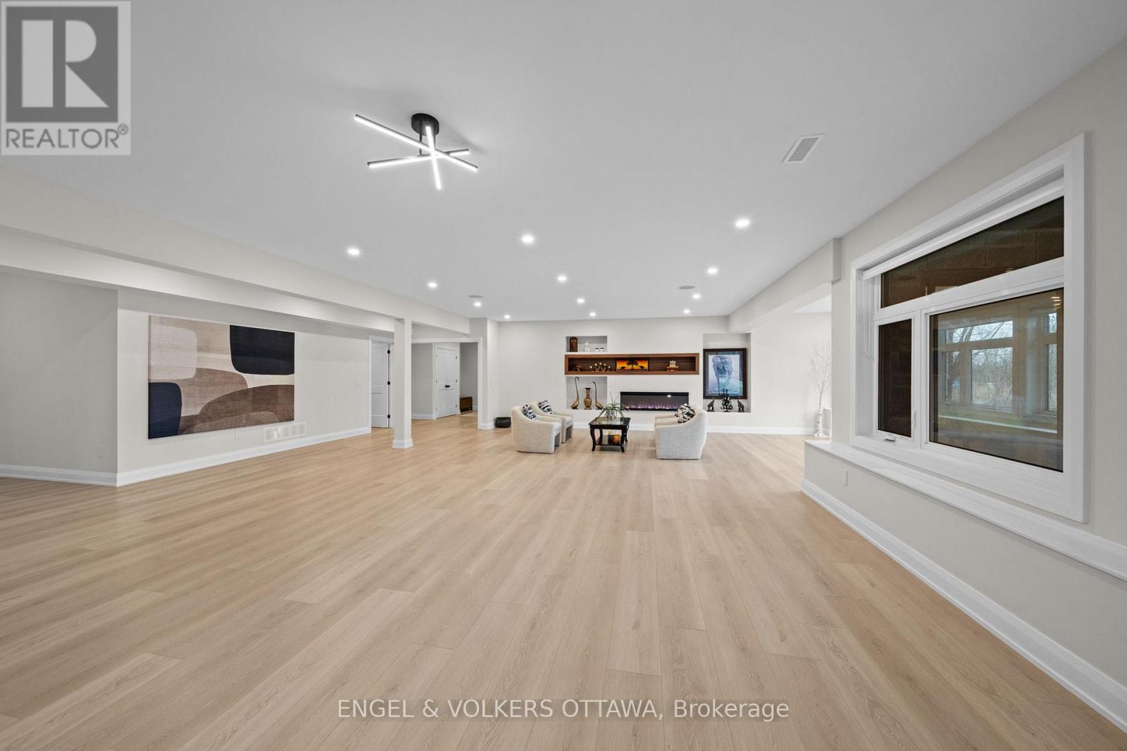 1600 Nightshade Place