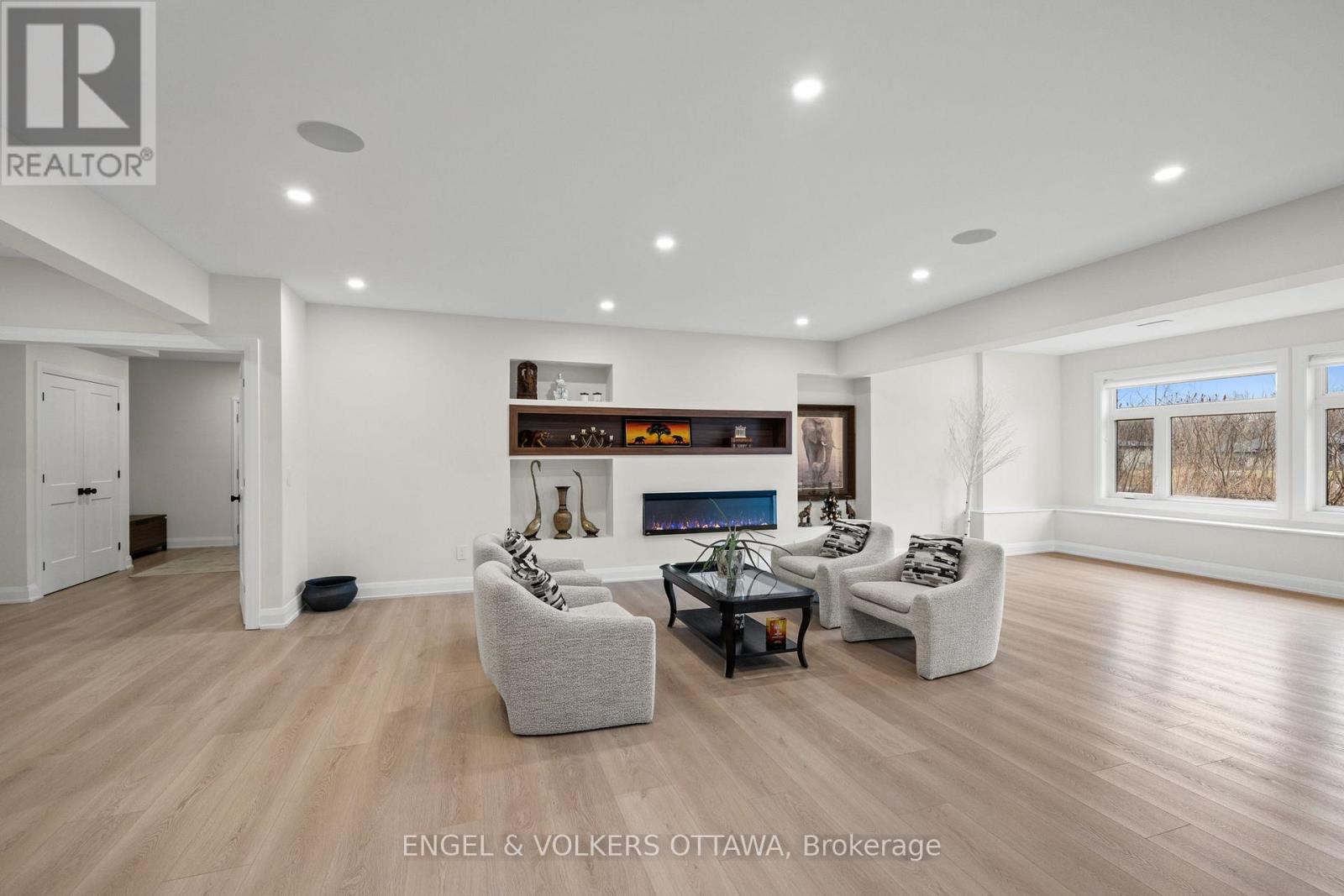 1600 Nightshade Place