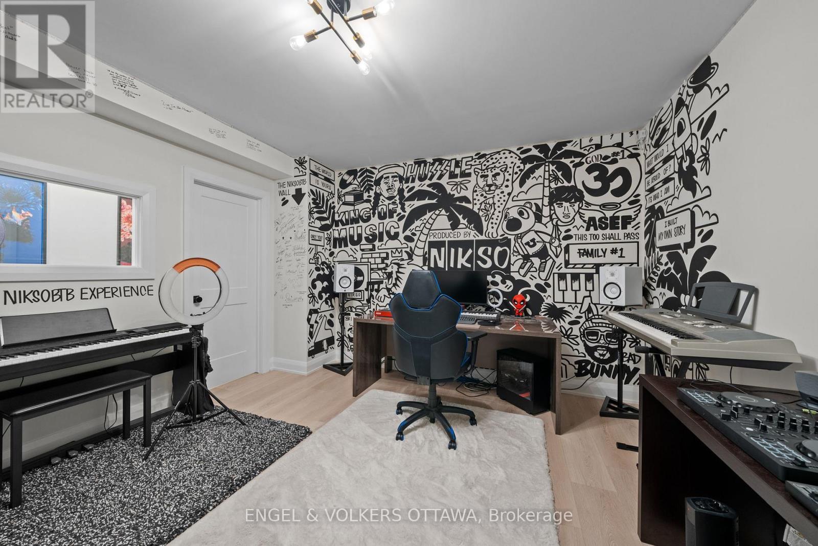 1600 Nightshade Place