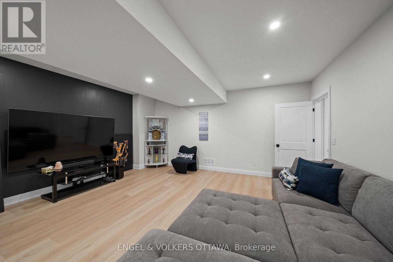 1600 Nightshade Place