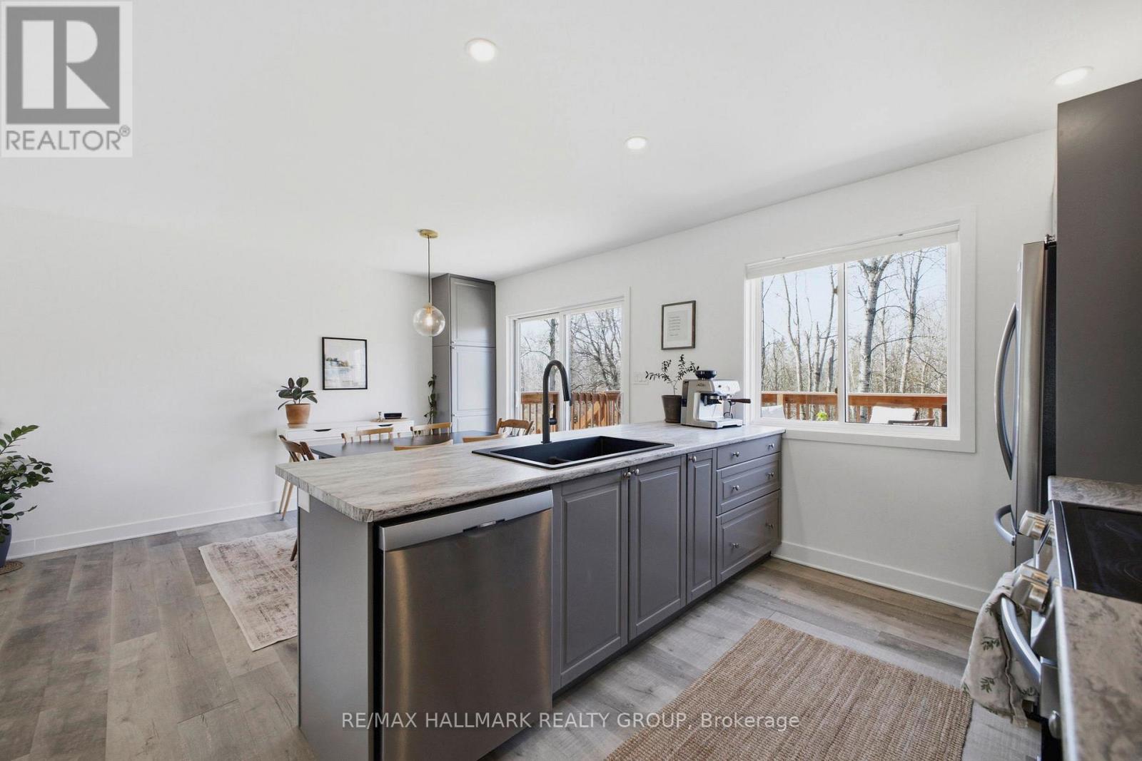 583 Gillies Corners Side Road