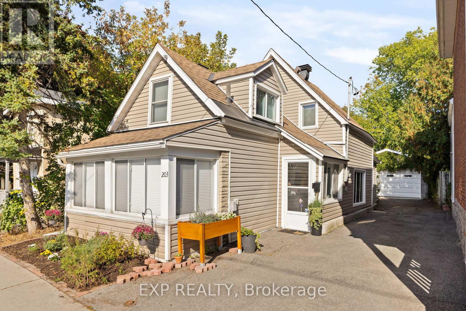 203 Carruthers Avenue