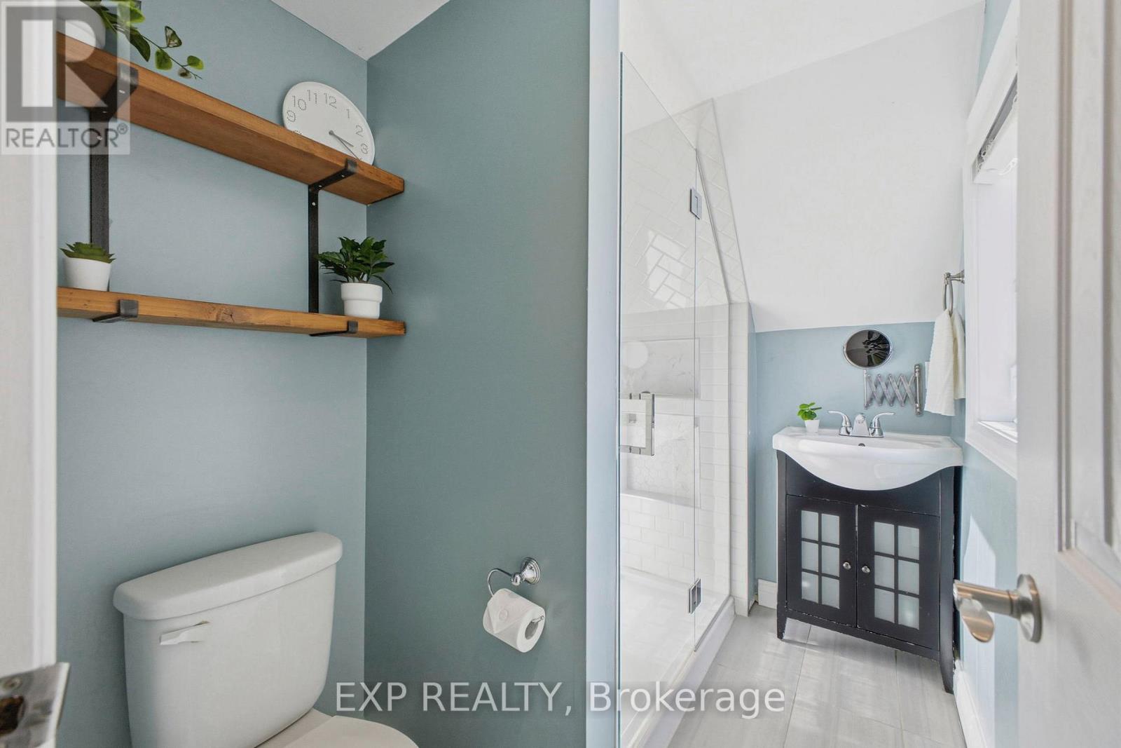 203 Carruthers Avenue