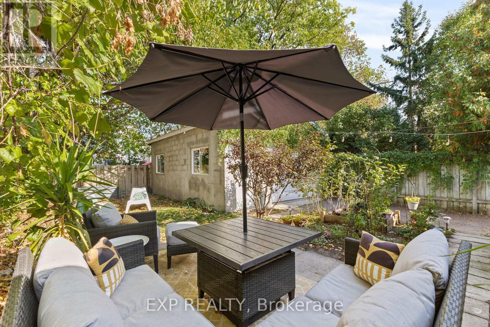 203 Carruthers Avenue