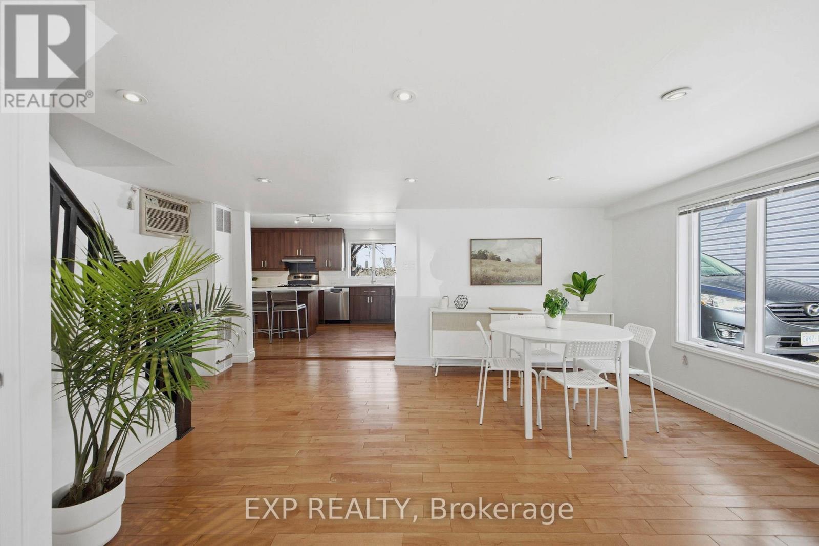 203 Carruthers Avenue