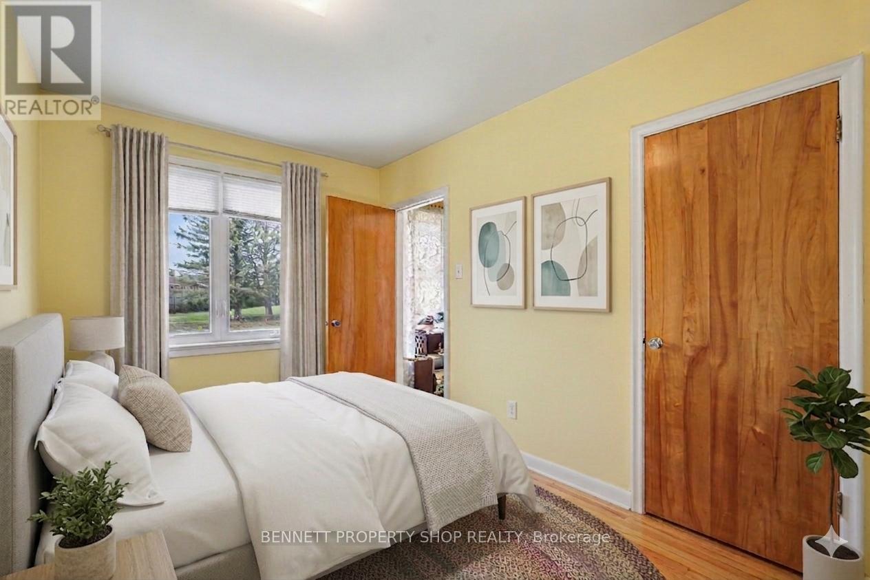 1953 Saunderson Drive