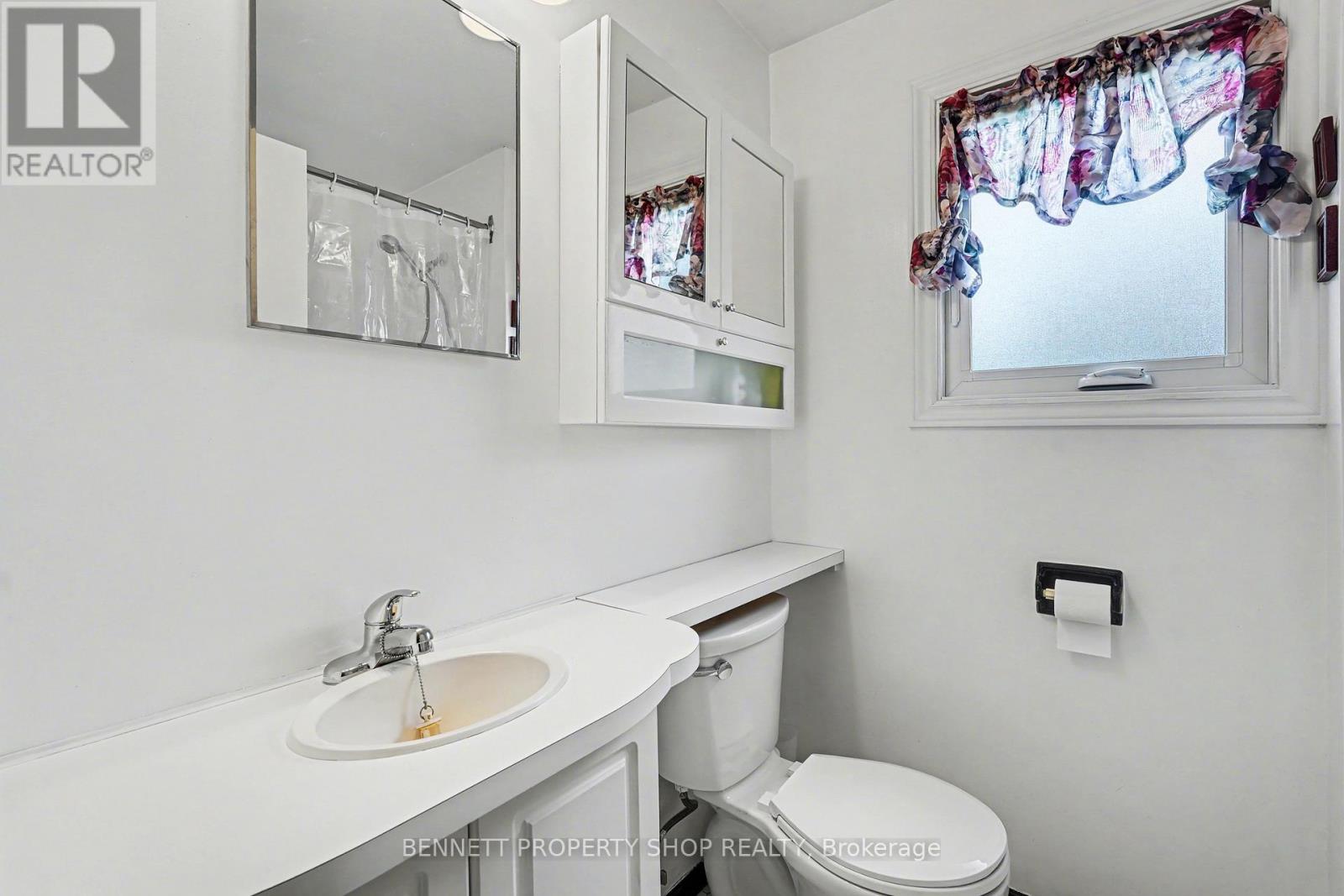 1953 Saunderson Drive