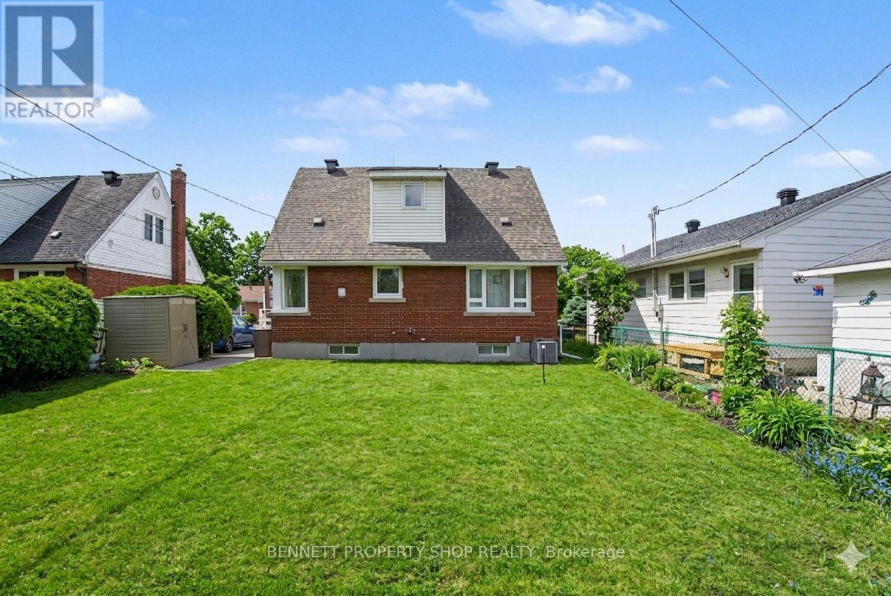 1953 Saunderson Drive