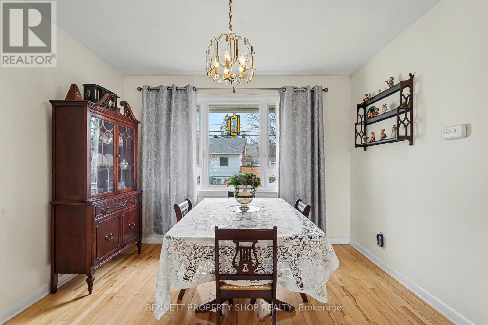 1953 Saunderson Drive