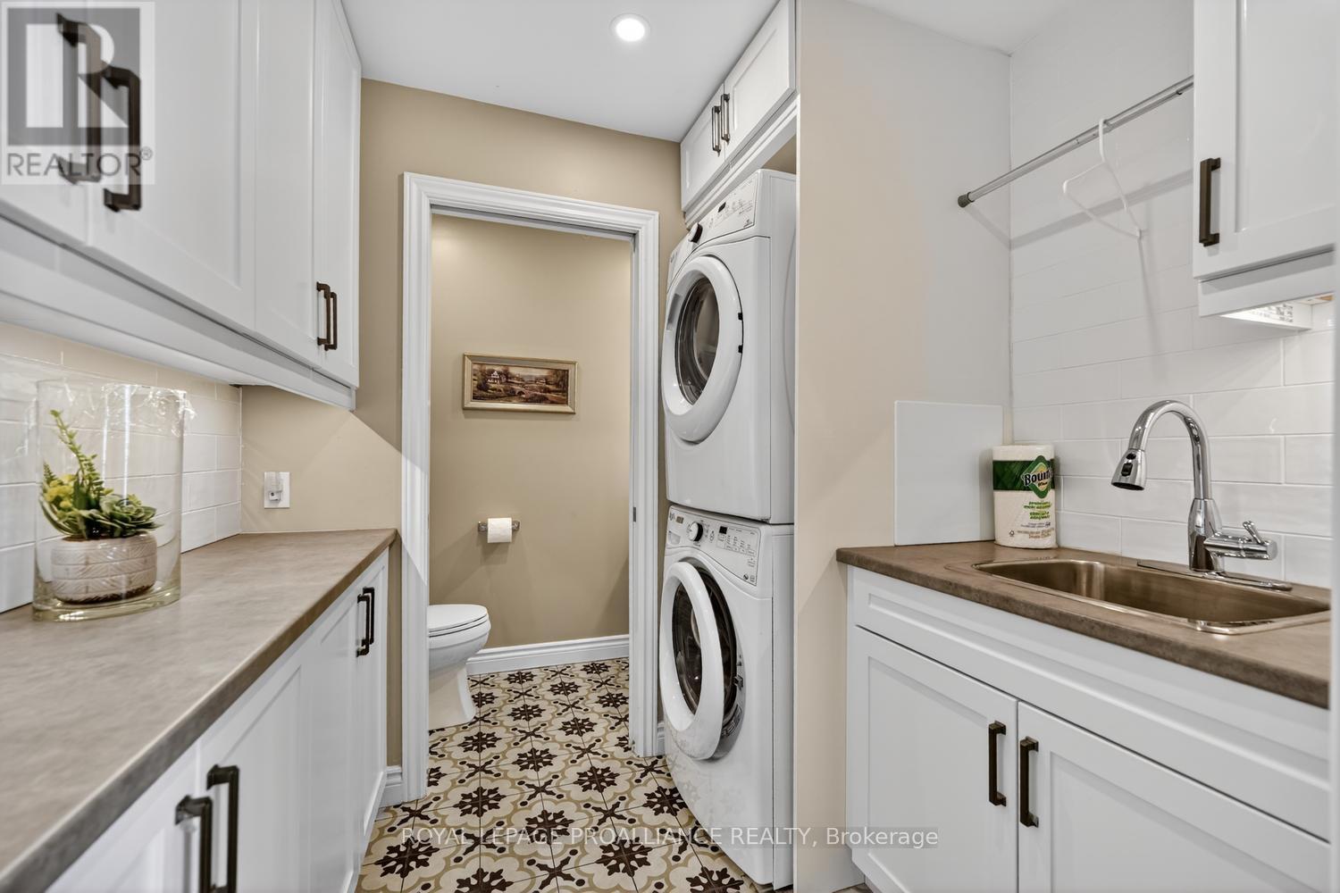 1289 County Road 2 Road E