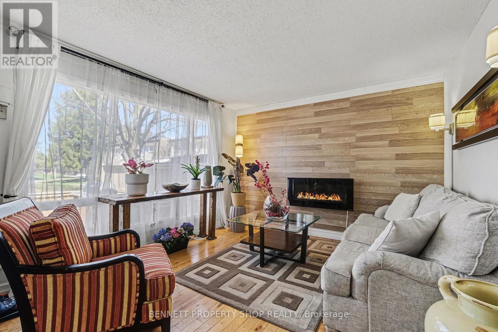 156 Rutherford Court