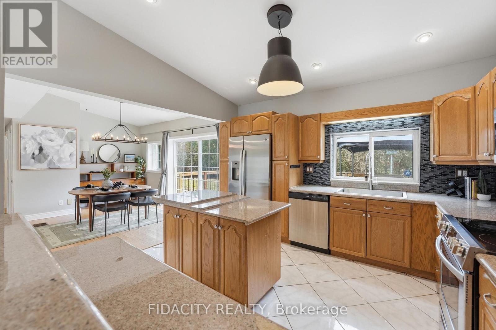 6560 Jack Pine Crescent