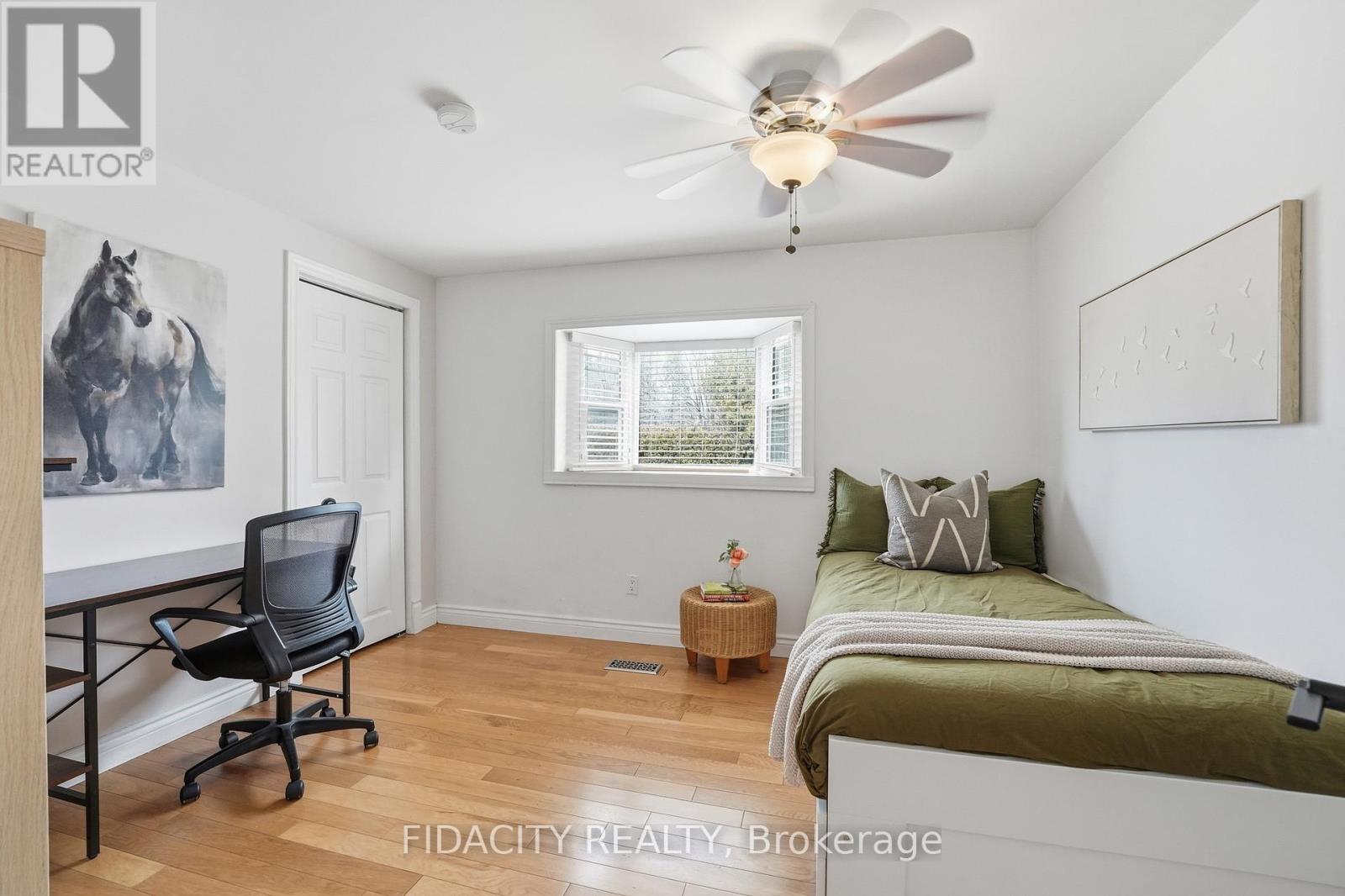 6560 Jack Pine Crescent