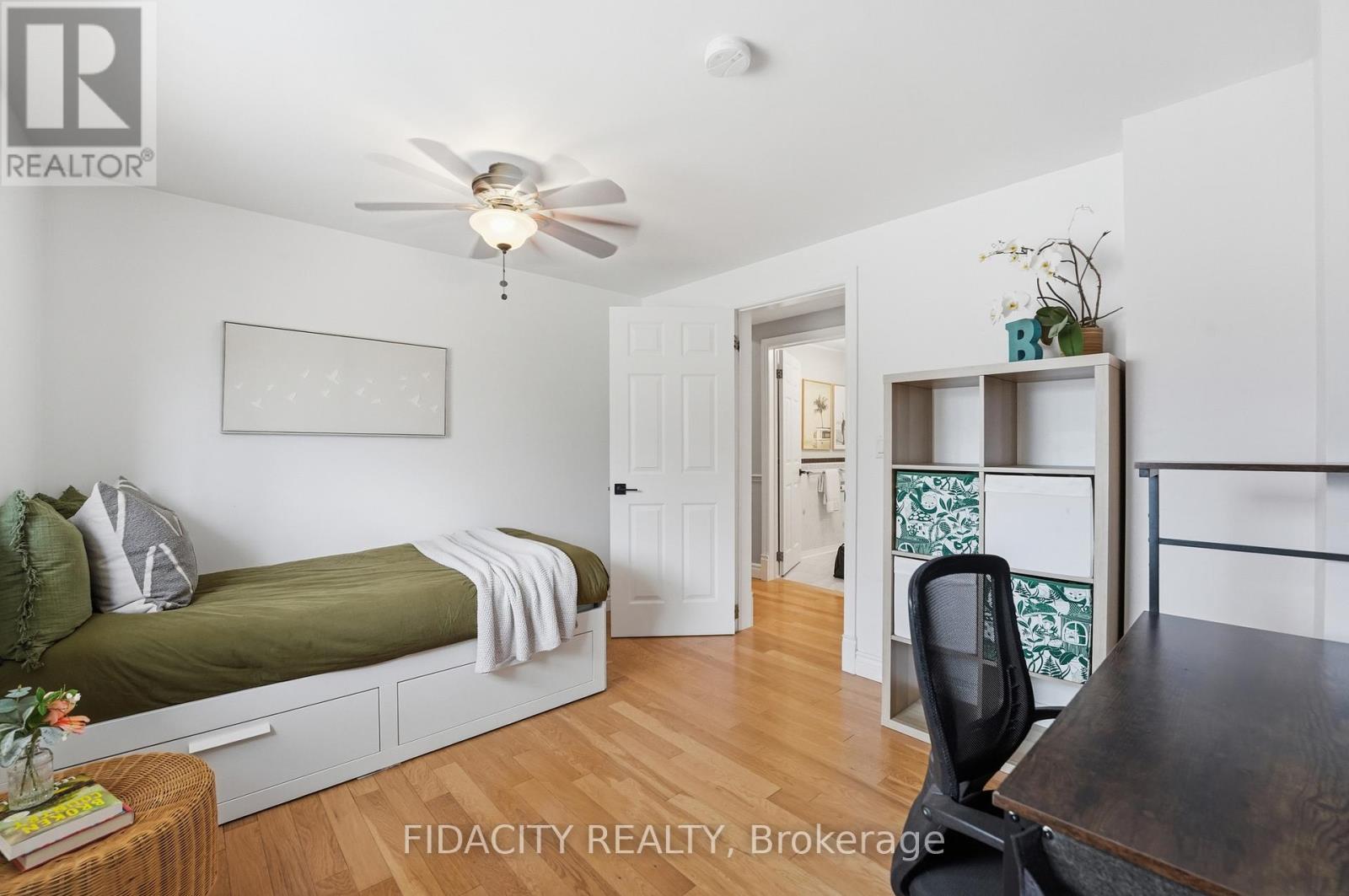 6560 Jack Pine Crescent