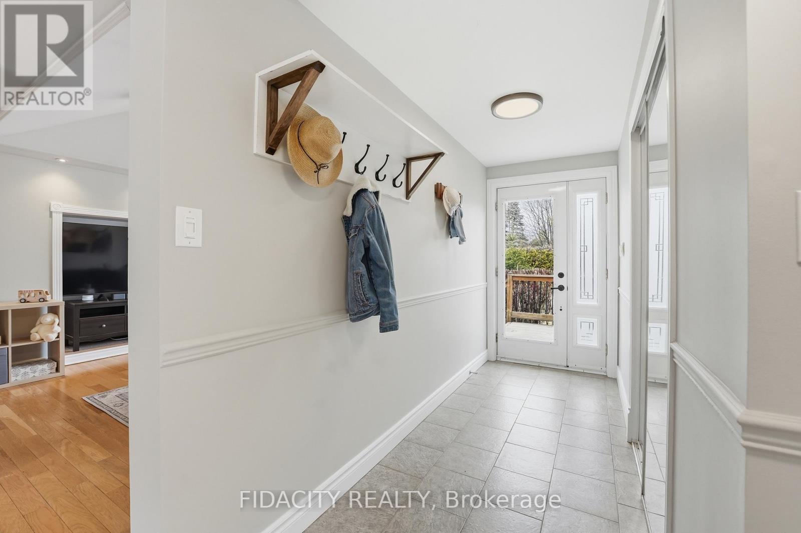 6560 Jack Pine Crescent