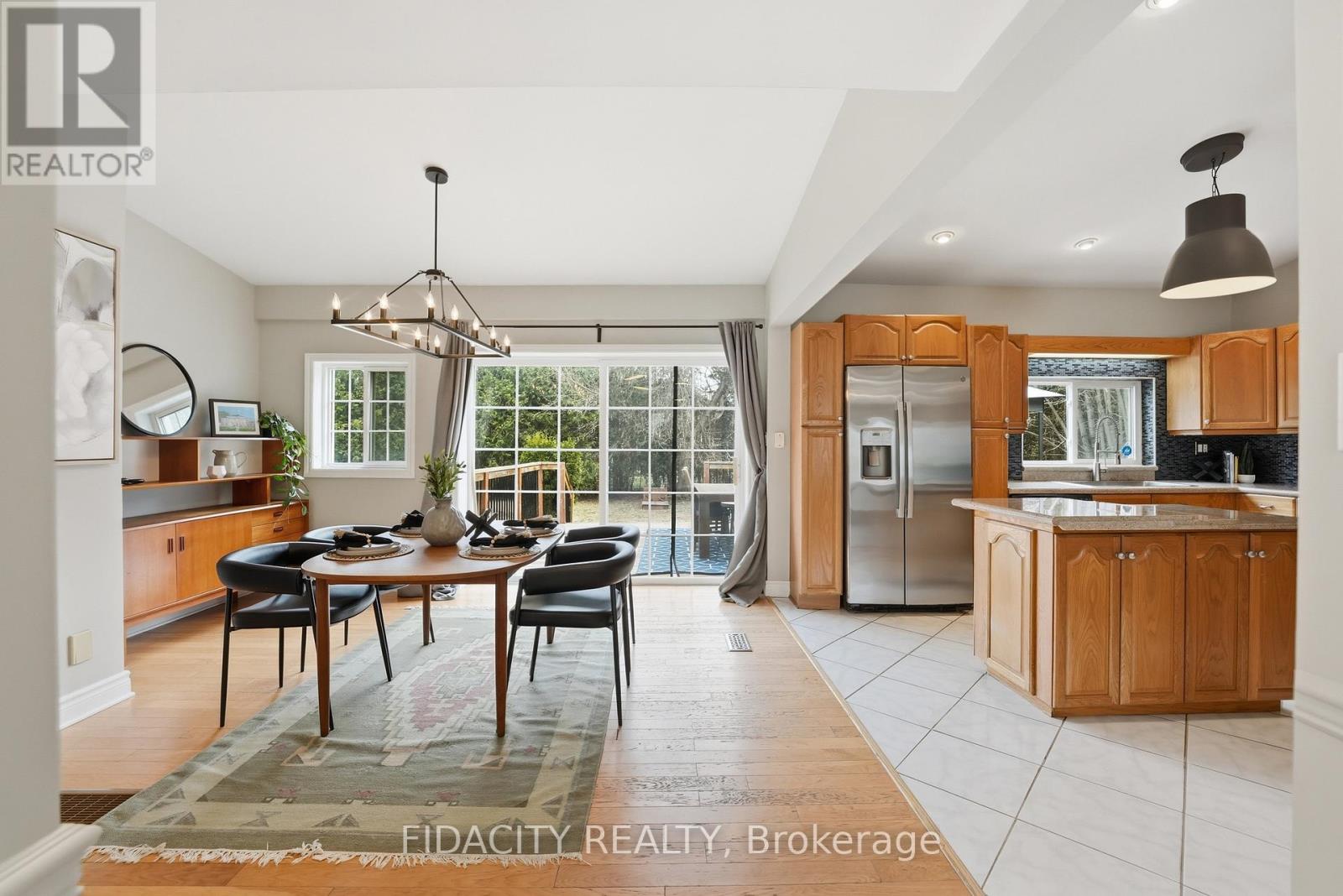 6560 Jack Pine Crescent