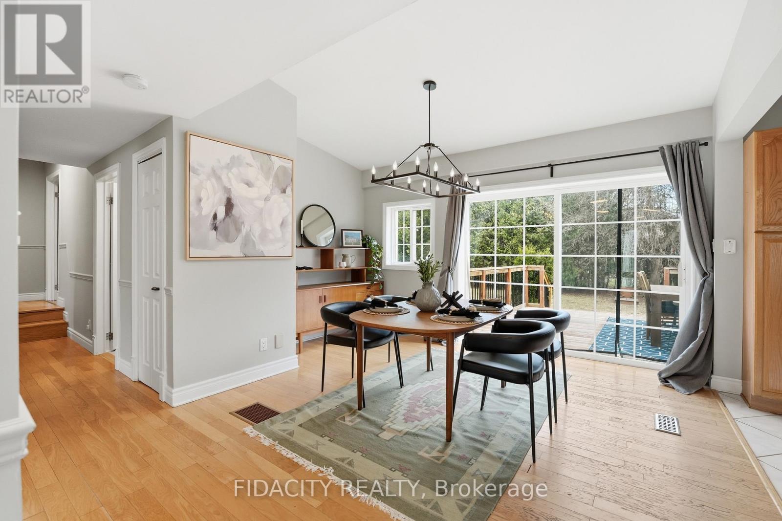 6560 Jack Pine Crescent