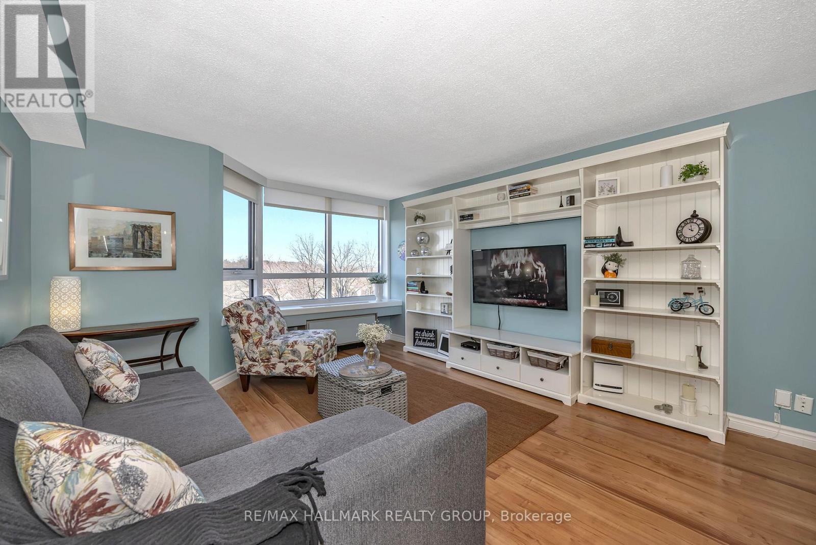 704 - 80 Sandcastle Drive