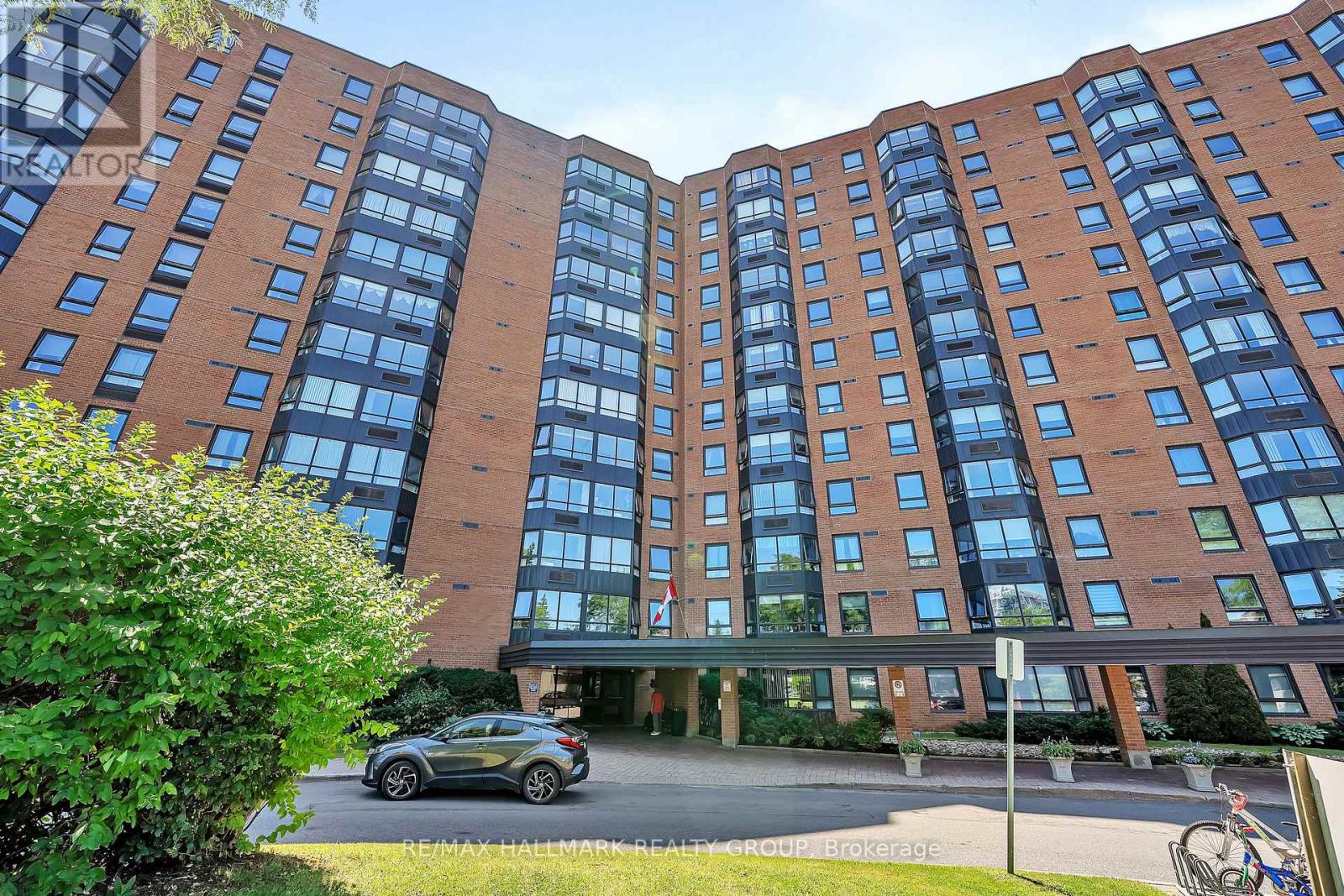 704 - 80 Sandcastle Drive