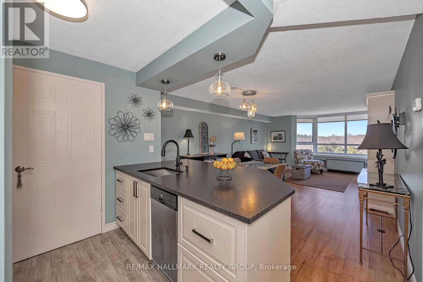 704 - 80 Sandcastle Drive