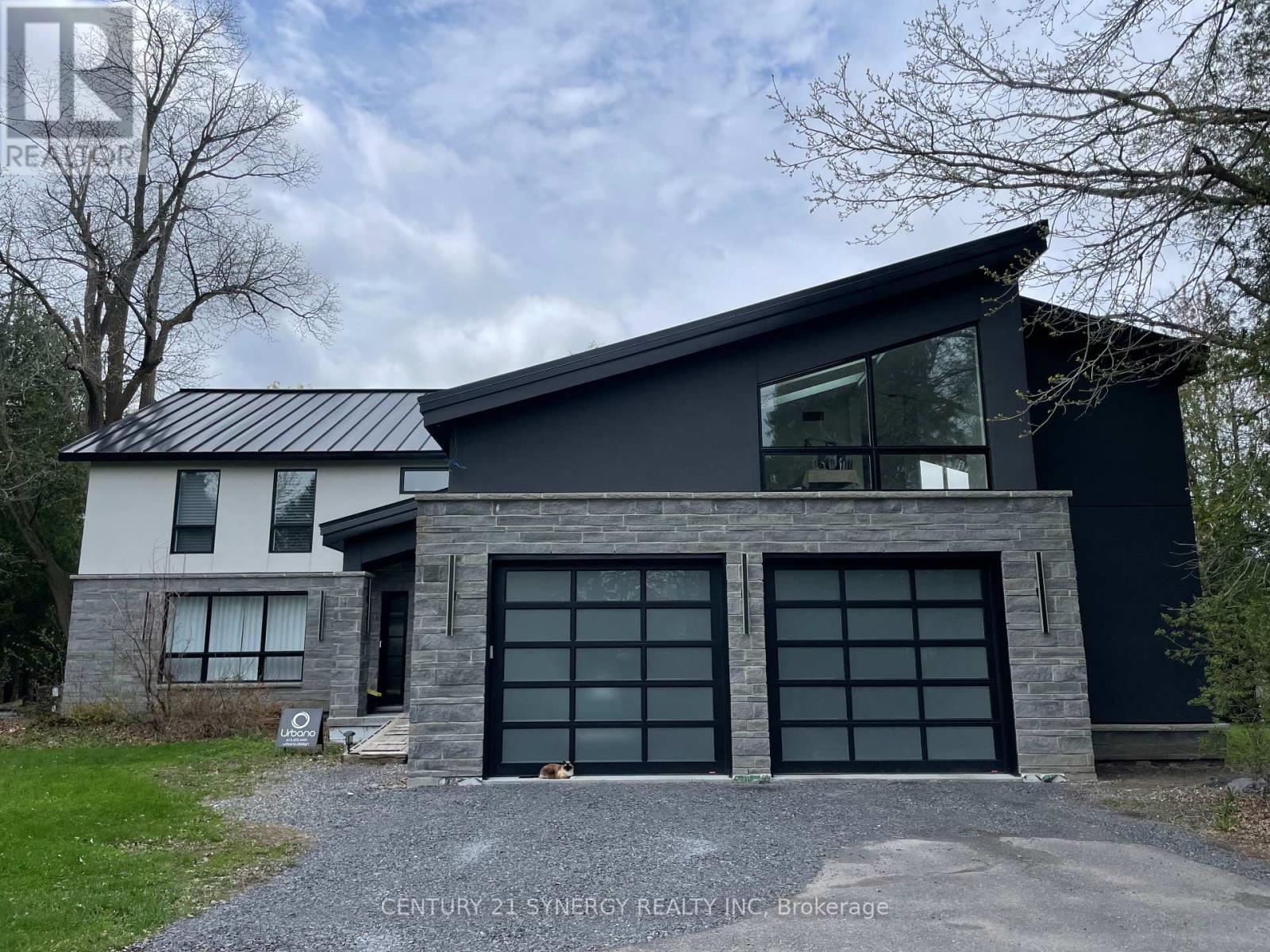 2318/2316 Summerside Drive