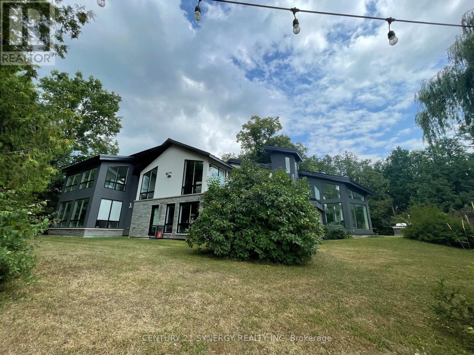 2318/2316 Summerside Drive