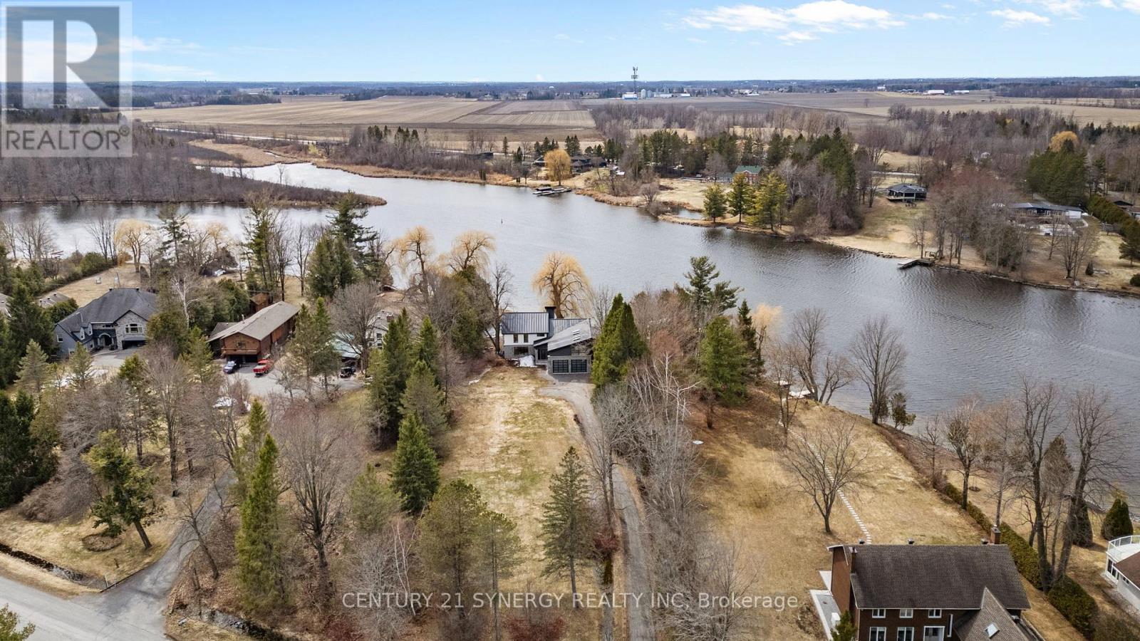 2318/2316 Summerside Drive