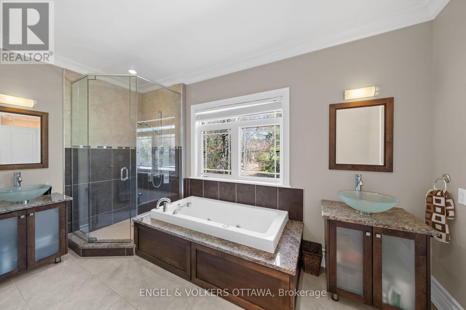 6370 Emerald Links Drive