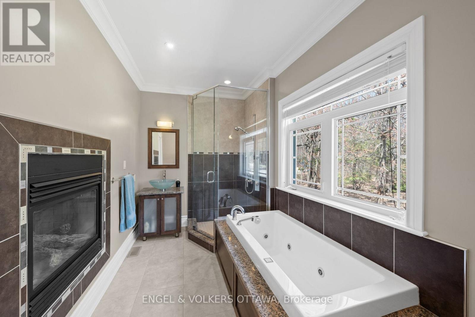 6370 Emerald Links Drive