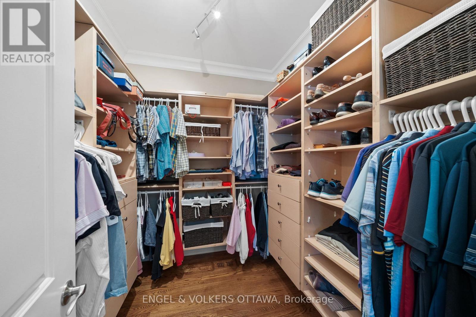 6370 Emerald Links Drive