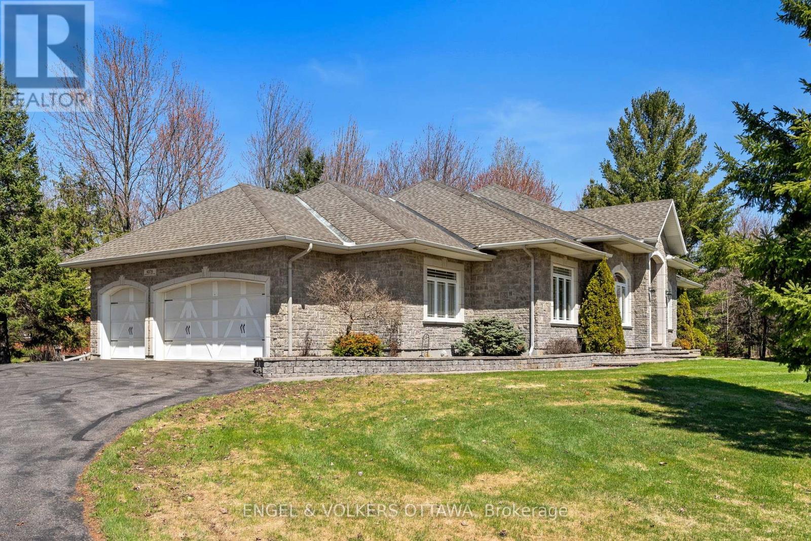 6370 Emerald Links Drive