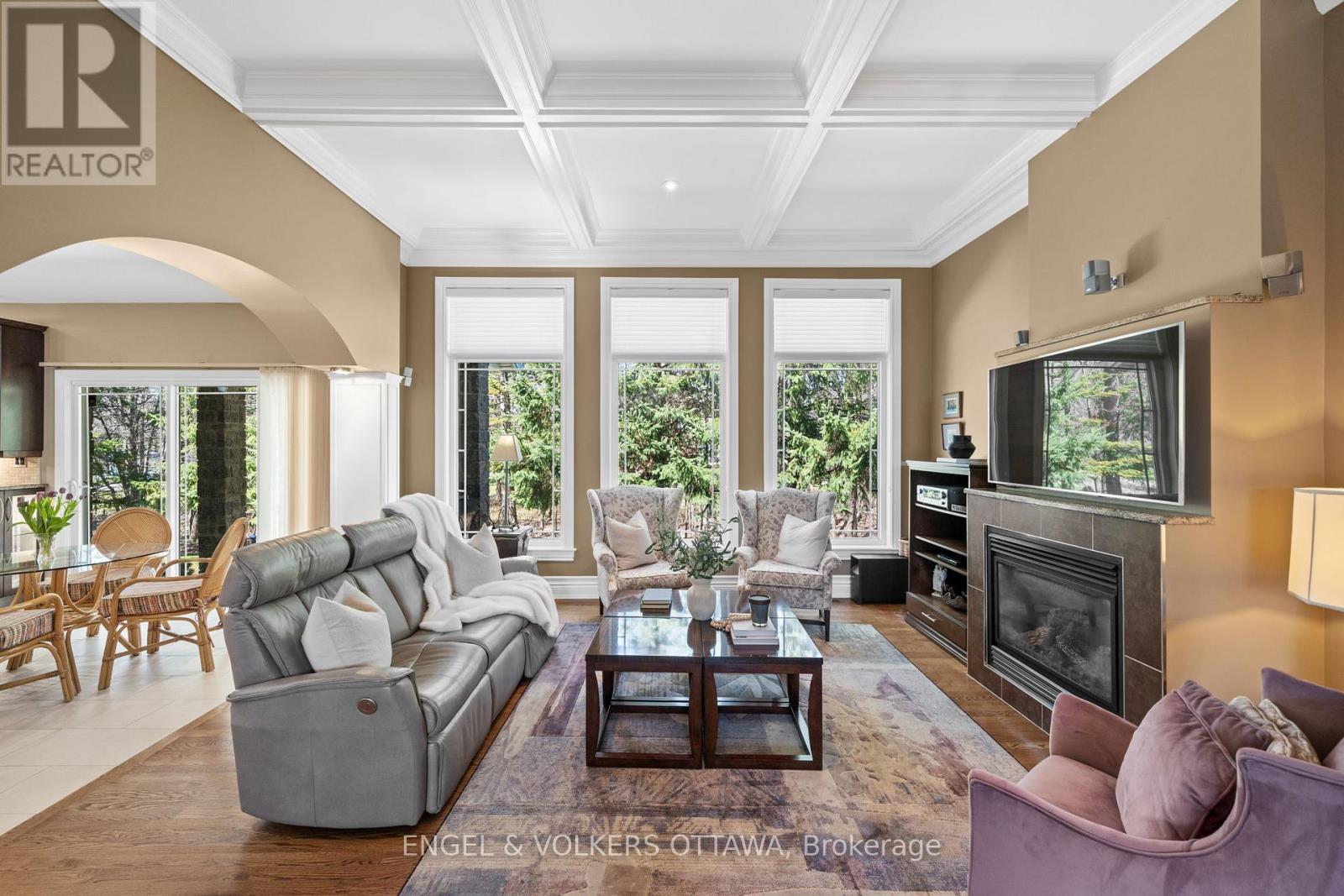 6370 Emerald Links Drive