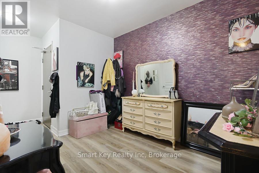 911 - 200 Besserer Street