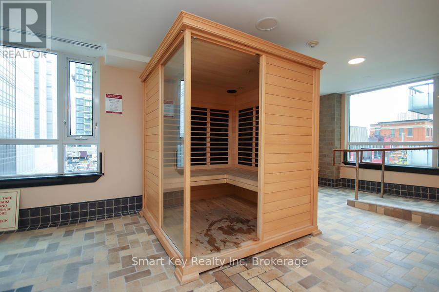 911 - 200 Besserer Street