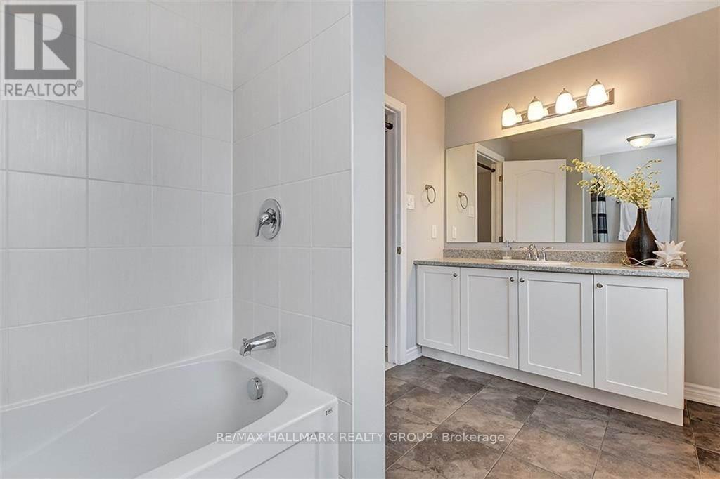 81 Switch Grass Crescent