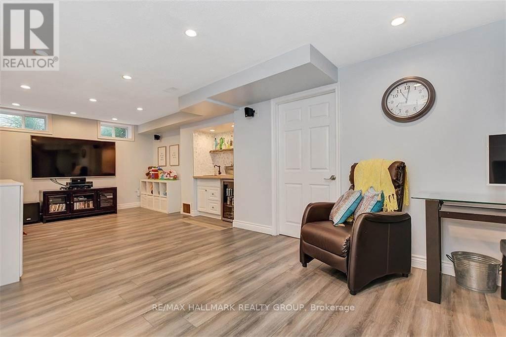 81 Switch Grass Crescent