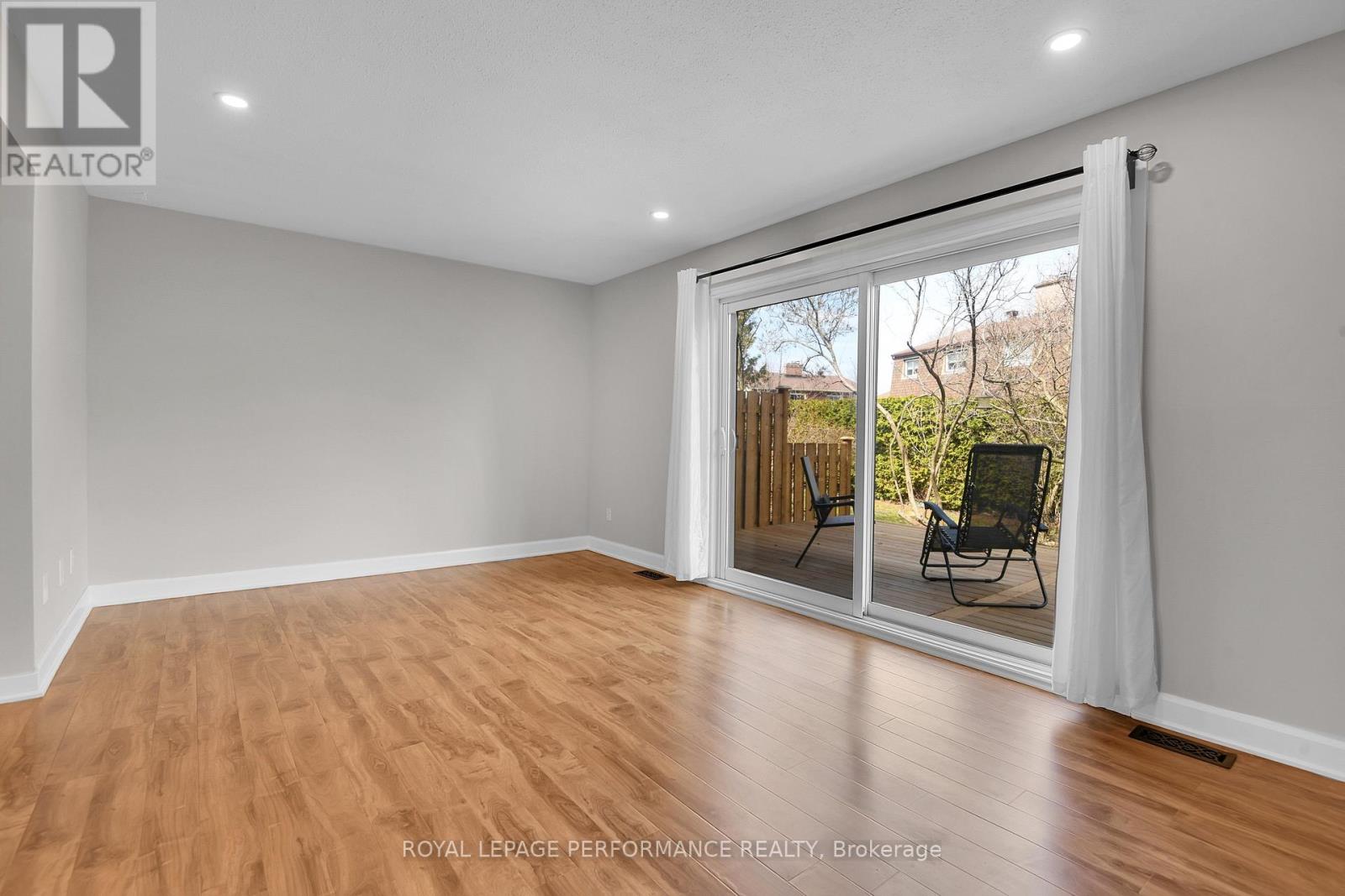 25 - 890 Cahill Drive W