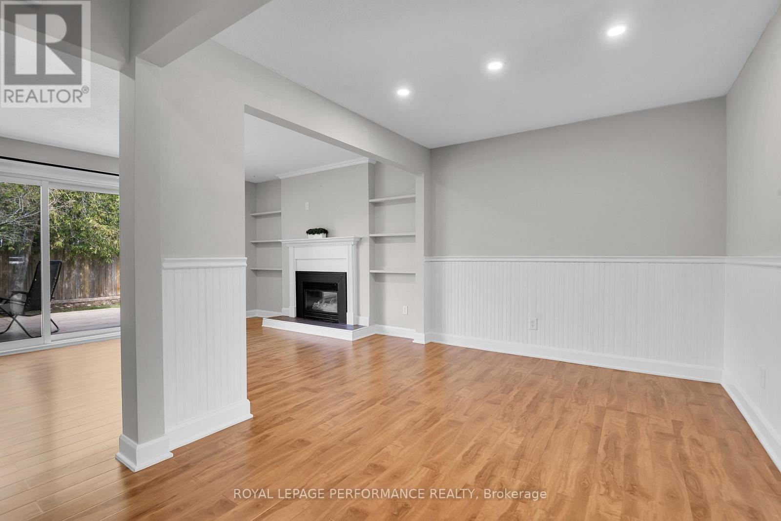 25 - 890 Cahill Drive W