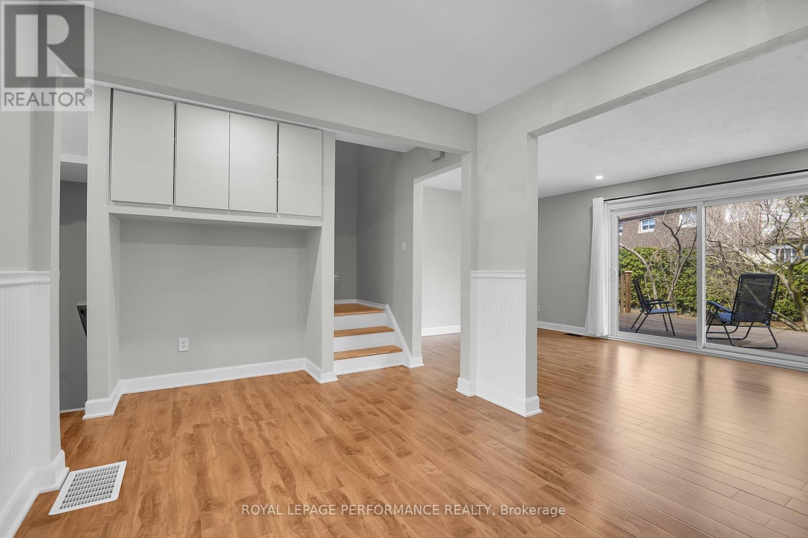 25 - 890 Cahill Drive W