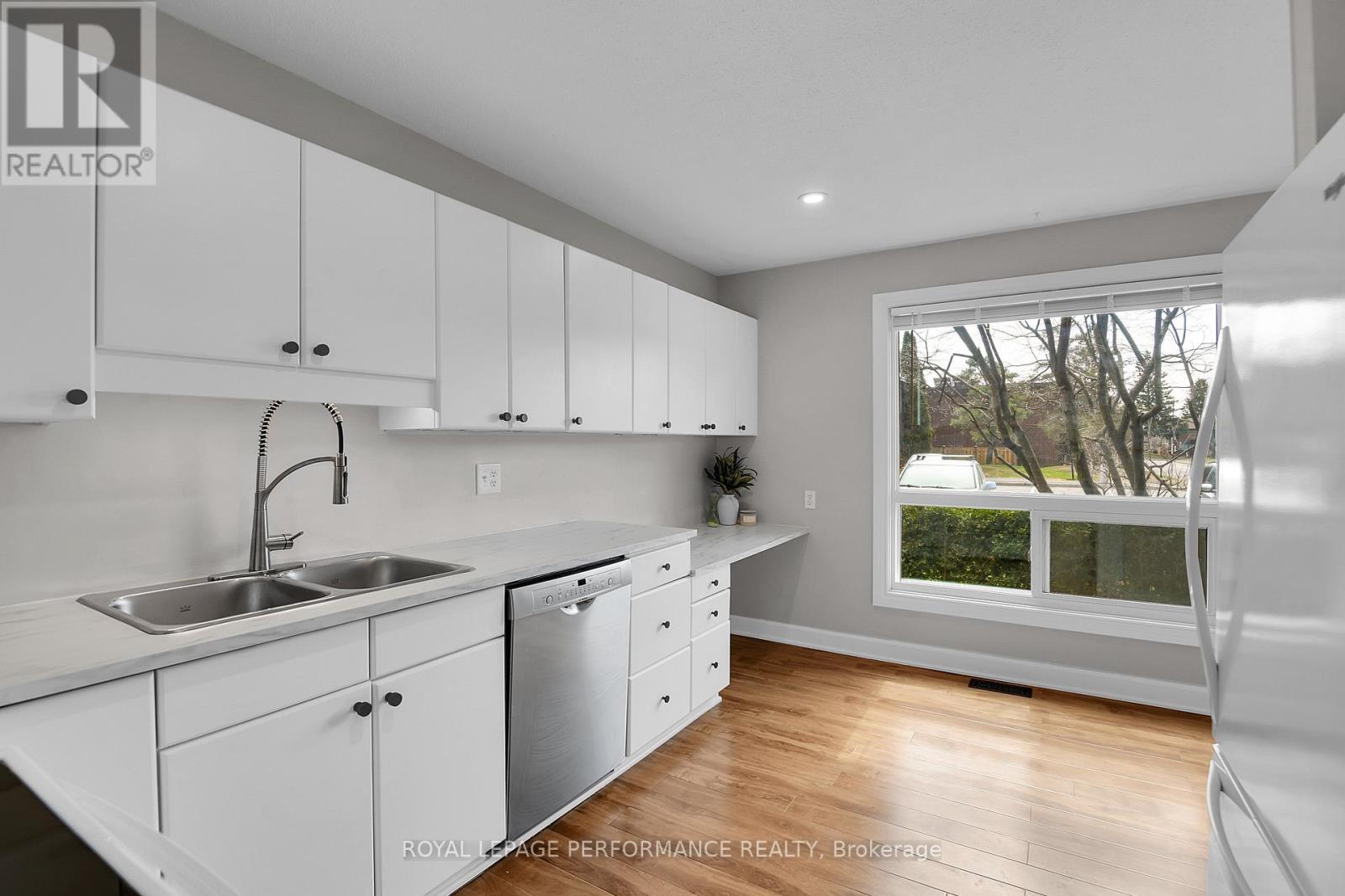 25 - 890 Cahill Drive W