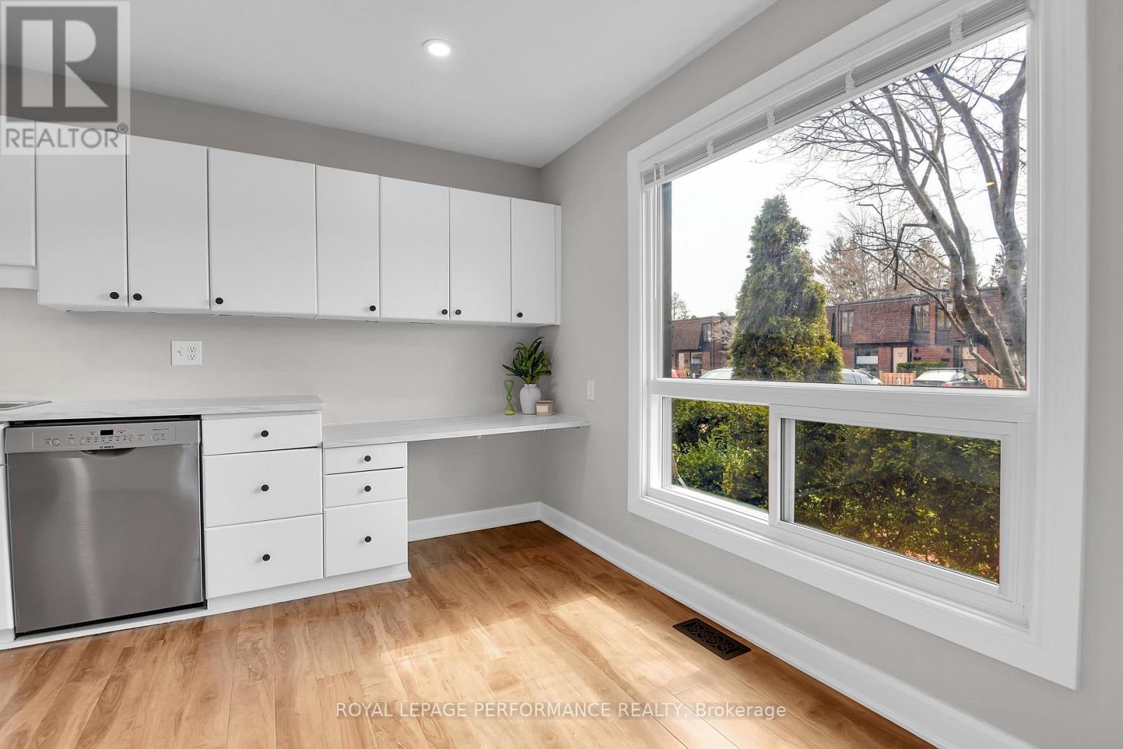 25 - 890 Cahill Drive W